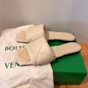 Bottega Veneta Women's Ivory Quilted Sandals